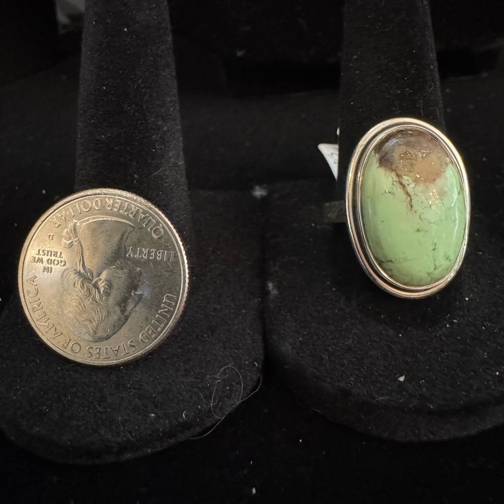 Sterling Silver Ring with genuine lemon chrysophrase stone - Picture 6 of 7